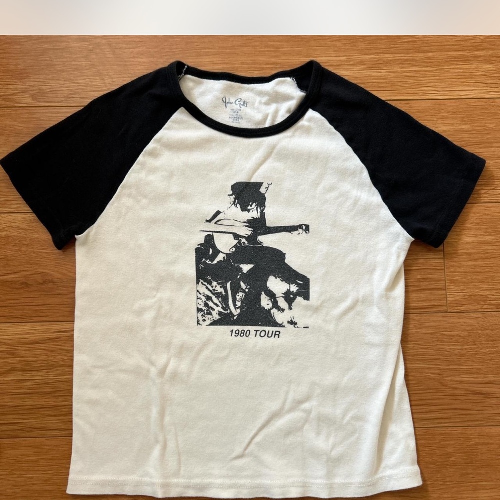 Brandy Melville graphic tee